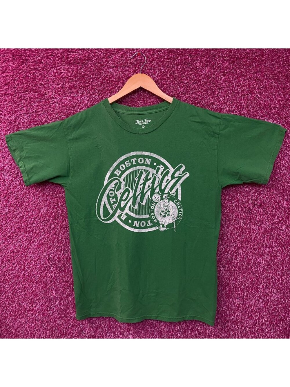 Junk Food Clothing Boston Celtics Crest Women's Vintage Style T-Shirt Medium